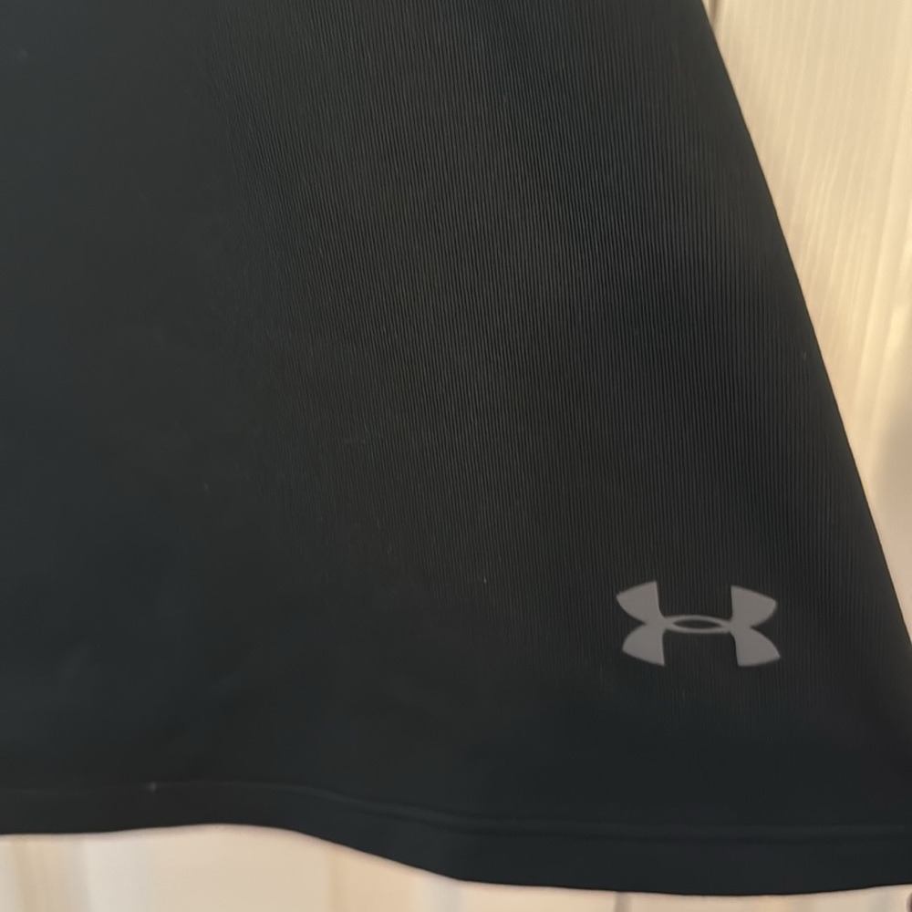 Under Armour Mana “The Rock” Bull loose fitting bungee strap workout tank. - Picture 2 of 4